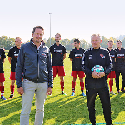 Ball-Übergabe KLAUS Multiparking Spielgemeinschaft